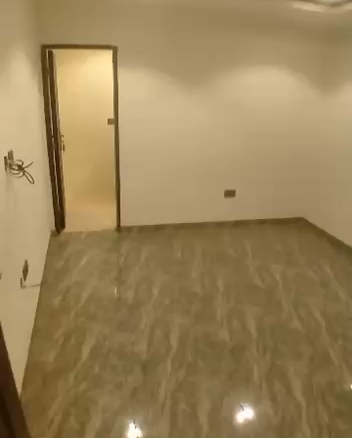 A standard very decent, nice and spacious newly renovated ROOMSELF CONTAIN for rent