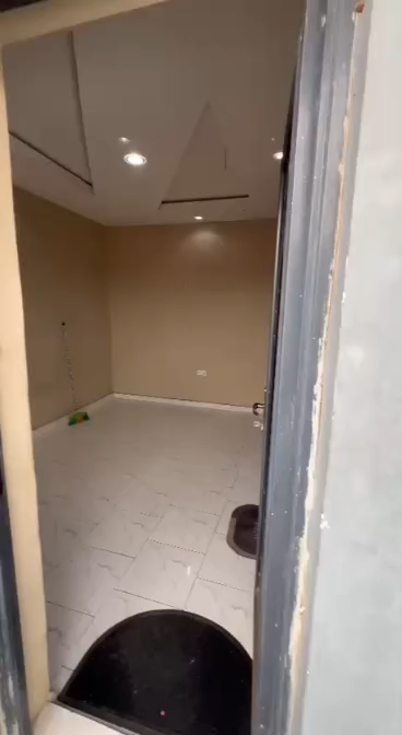 An executive standard and very decent Roomself contain with pop