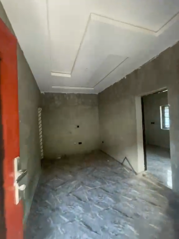 Spacious Miniflat at Onike