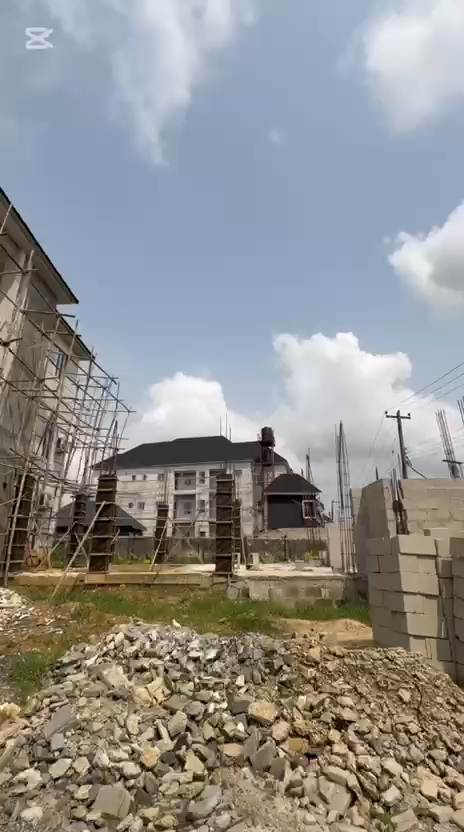 frame_0006_5.00s (11) 15 unit of two bedroom 4 unit of seif contain for sale in Partharcourt