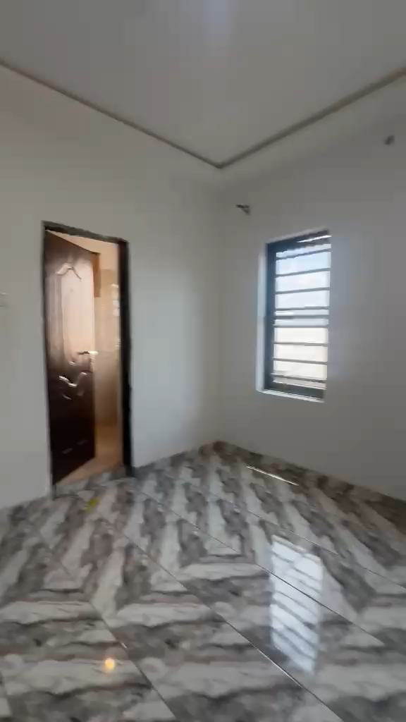 frame_0010_9.00s (4) 2 units of mini flat off Bajulaiye rd Shomolu for rent