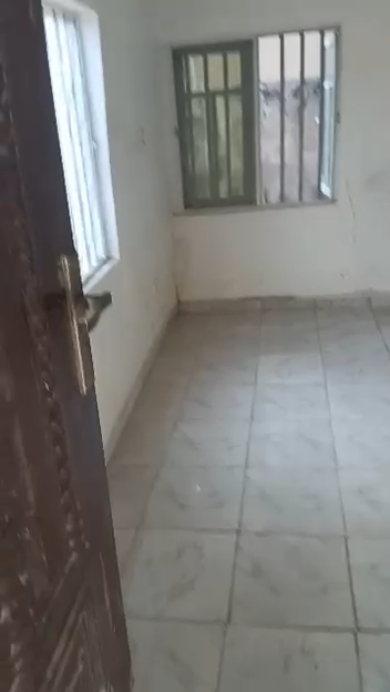 Decent 2bedroom ground flat