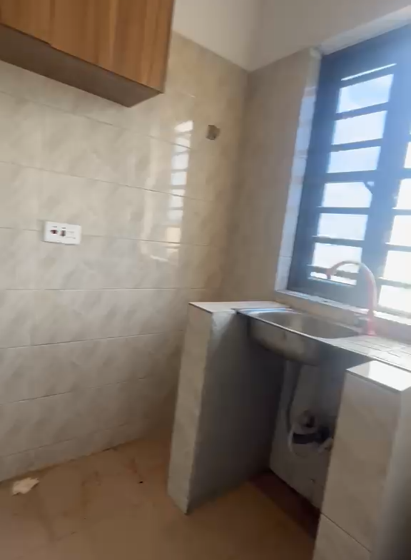 2 units of mini flat off Bajulaiye rd Shomolu for rent