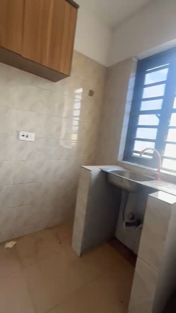frame_0015_14.00s (6) 2 units of mini flat off Bajulaiye rd Shomolu for rent
