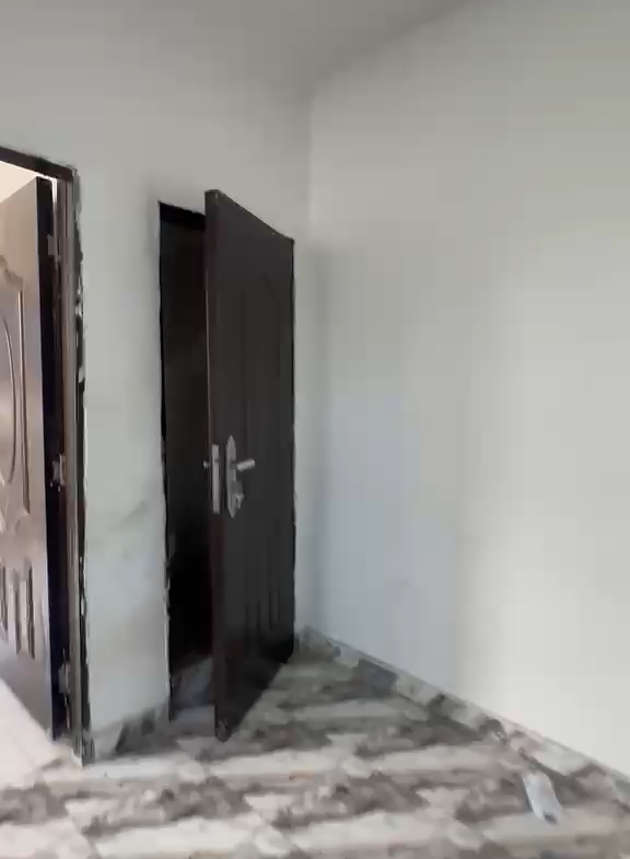 2 units of mini flat off Bajulaiye rd Shomolu for rent