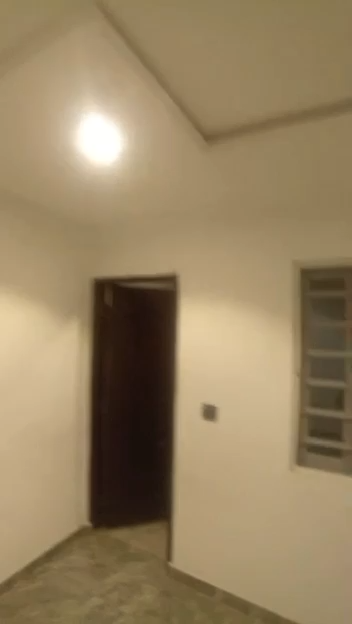 A standard very decent, nice and spacious newly renovated ROOMSELF CONTAIN for rent