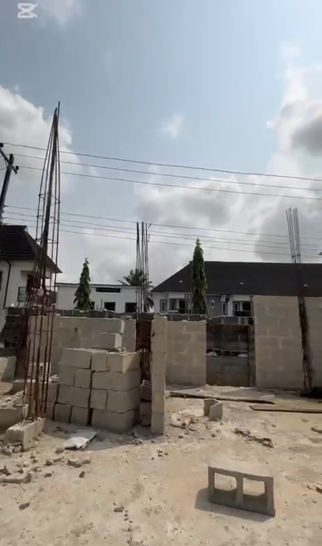 15 unit of two bedroom 4 unit of seif contain for sale in Partharcourt