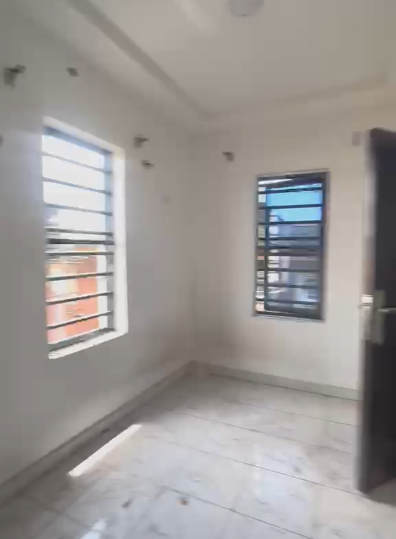 2 units of mini flat off Bajulaiye rd Shomolu for rent