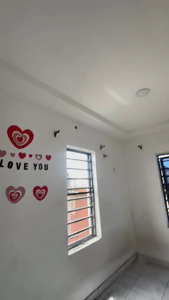 frame_0024_23.00s (3) 2 units of mini flat off Bajulaiye rd Shomolu for rent