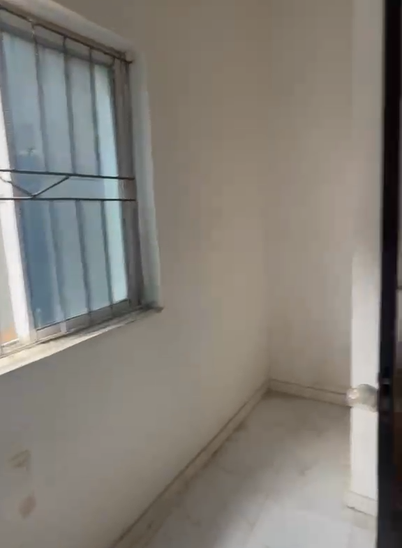 Miniflat for rent off market street