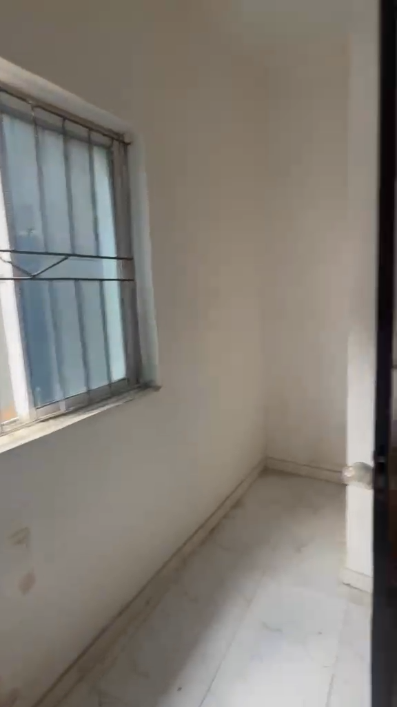 Miniflat for rent off market street