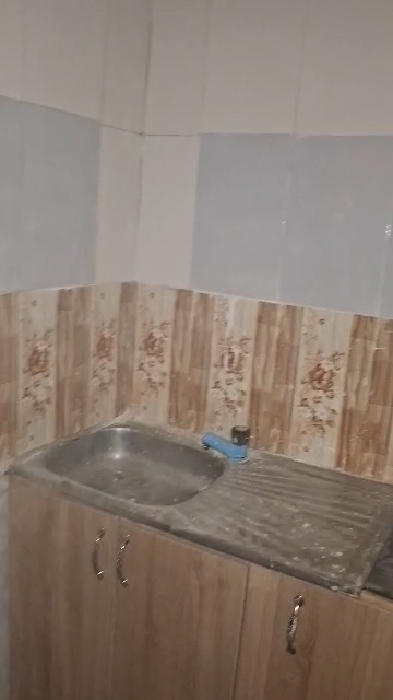 Spacious Mini flat ground floor for rent