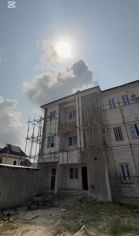 15 unit of two bedroom 4 unit of seif contain for sale in Partharcourt