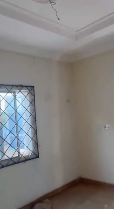Sharp 2/bedroom upstairs available
