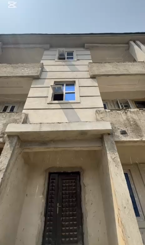 15 unit of two bedroom 4 unit of seif contain for sale in Partharcourt