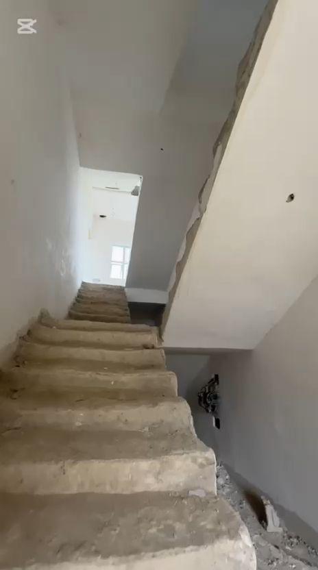 frame_0062_61.00s (2) 15 unit of two bedroom 4 unit of seif contain for sale in Partharcourt