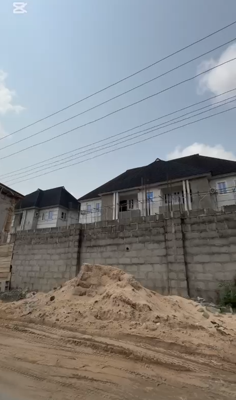 15 unit of two bedroom 4 unit of seif contain for sale in Partharcourt