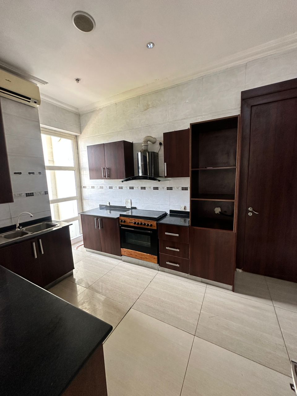 WhatsApp Image 2026-06-01 at 17.09.02 2 UNITS OF A LUXURY VERY SPACIOUS 3 BEDROOM flat with two dining space at Parkview estate ikoyi