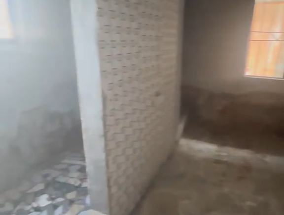 Standard roomself at off Odunsi road Bariga for rent