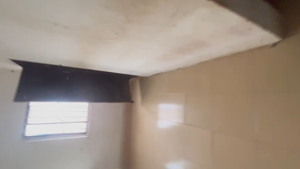 Room self at off ILAJE Road BARIGA for rent