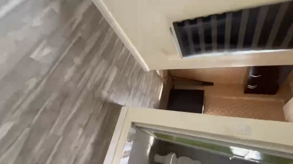 To let A standard mini flat