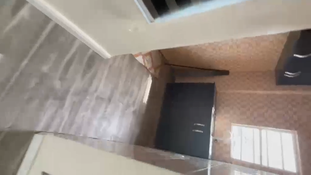 To let A standard mini flat