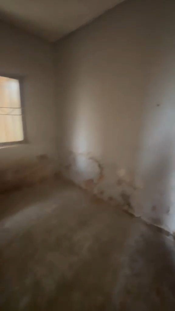 frame_0010_8.10s Standard roomself at off Odunsi road Bariga for rent