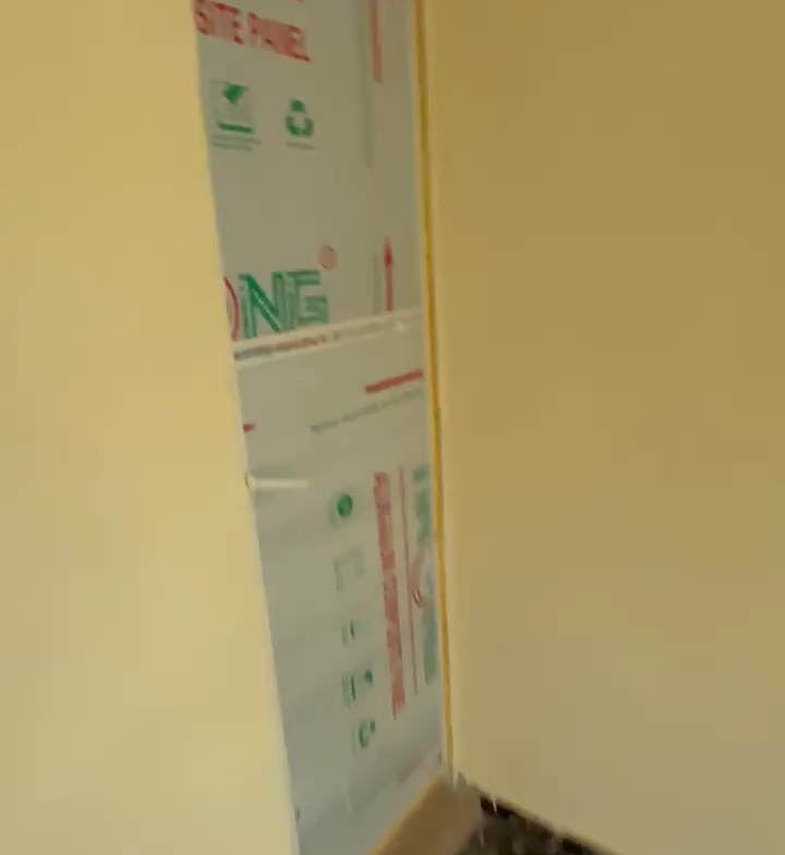 Sharp room self sharp room seld con for rent in Ojo