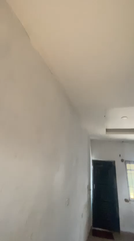 frame_0012_11.00s (36) Talking to the mandate Neatly used Roomself in secured n gated compound 700k annual rent Young working cl Location:Bariga