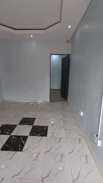 Very spacious & decent miniflat for rent in Shomolu