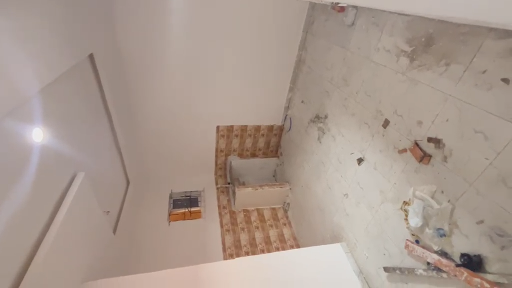 2 unit Newly built Roomself at off Odunsi road Bariga for rent