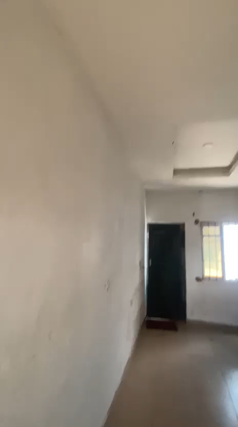 frame_0013_12.00s (33) Talking to the mandate Neatly used Roomself in secured n gated compound 700k annual rent Young working cl Location:Bariga