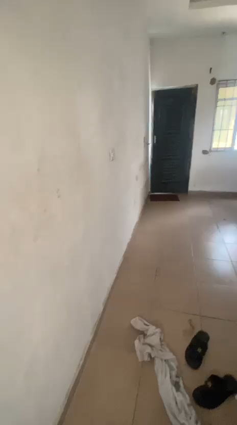 frame_0014_13.00s (35) Talking to the mandate Neatly used Roomself in secured n gated compound 700k annual rent Young working cl Location:Bariga