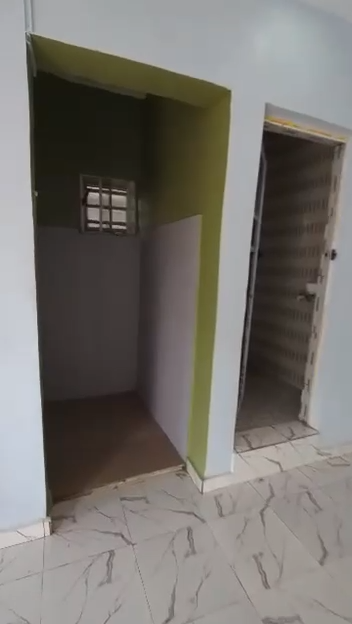 Very spacious & decent miniflat for rent in Shomolu