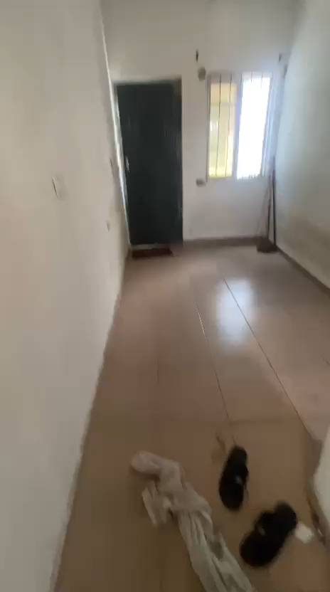 frame_0018_17.00s (28) Talking to the mandate Neatly used Roomself in secured n gated compound 700k annual rent Young working cl Location:Bariga