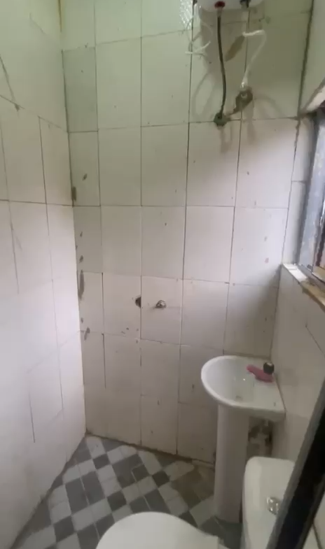 A STANDARD MINIFLAT Rent 2m