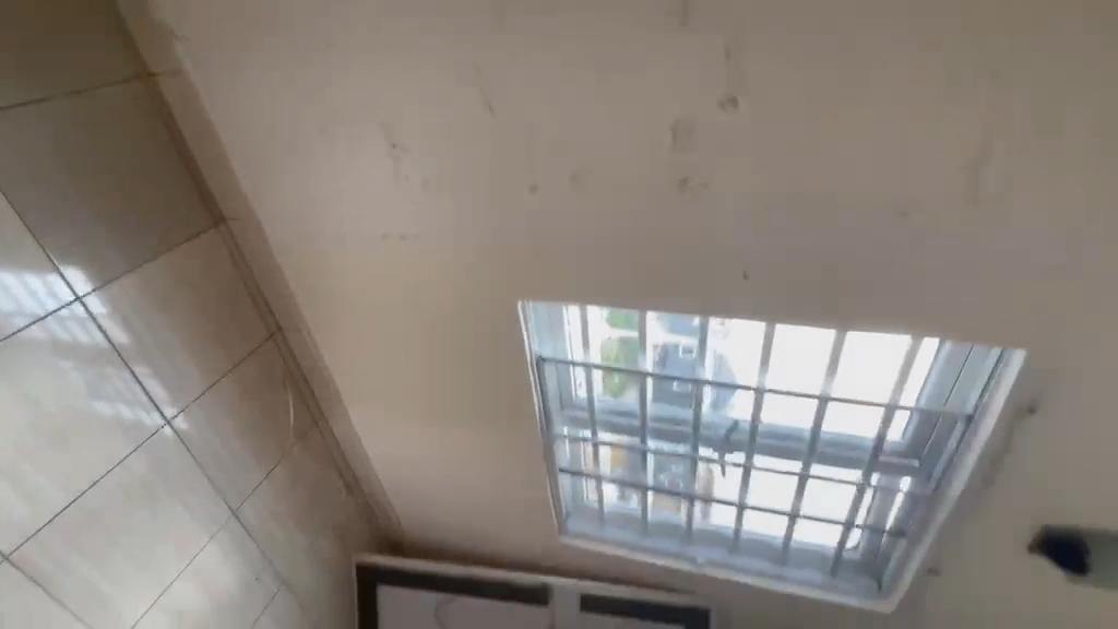 To let A standard mini flat