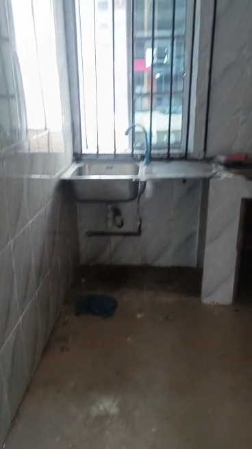 A spacious 3 bedroom flat at oshipitan street off Pedro Road for rent