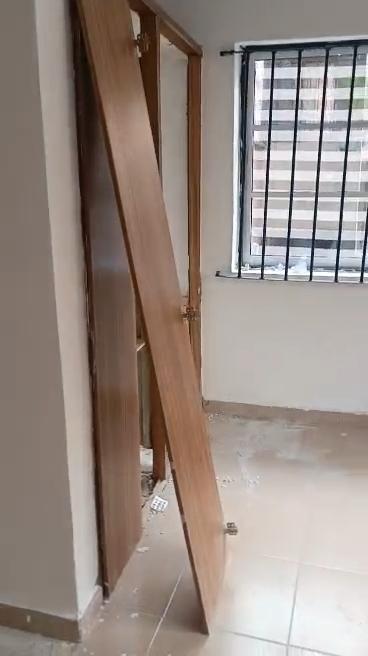 A spacious 3 bedroom flat at oshipitan street off Pedro Road for rent