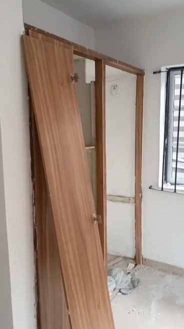 A spacious 3 bedroom flat at oshipitan street off Pedro Road for rent