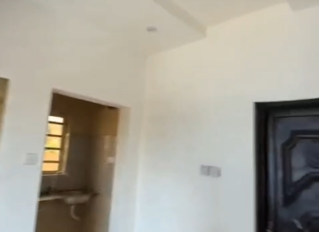Newly built, spacious & standard ROOMSELF for rent