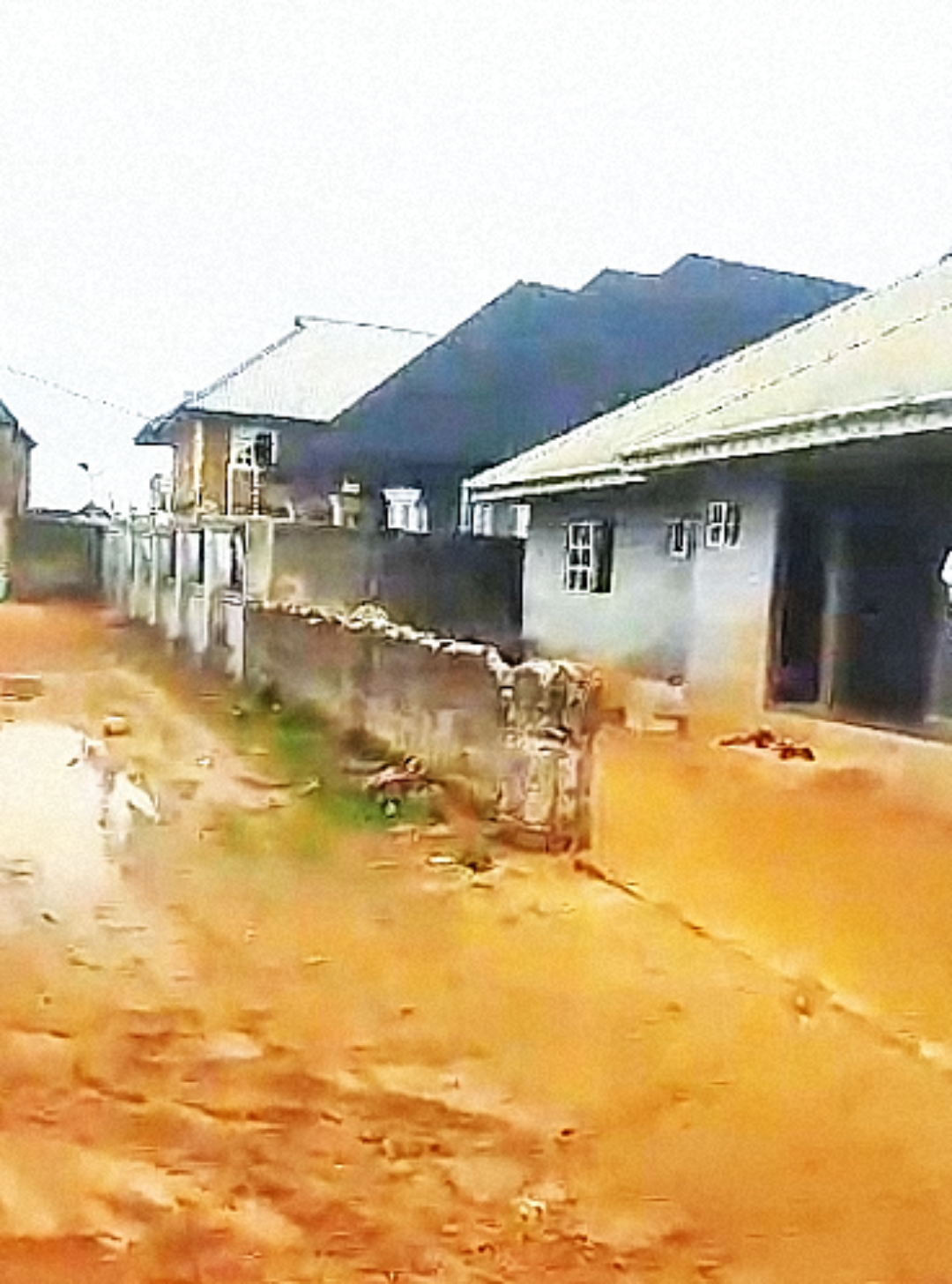 3 bedroom flat and 2 bedroom flat apartment on 50/100 for Sale in ugbor |35m