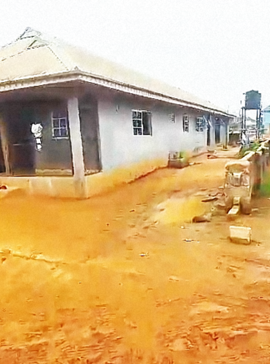 3 bedroom flat and 2 bedroom flat apartment on 50/100 for Sale in ugbor |35m