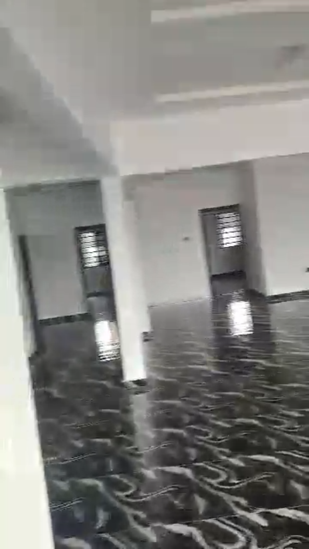 0826(24) 🏢 ₦2.5M — BIG OFFICE SPACE TO LET | OKHUOROMI, OFF AIRPORT ROAD