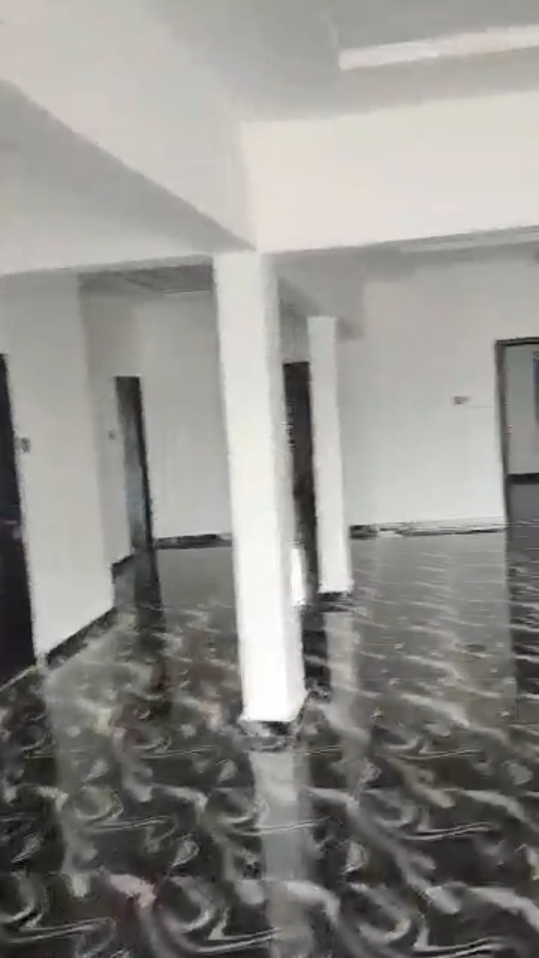 0826(25) 🏢 ₦2.5M — BIG OFFICE SPACE TO LET | OKHUOROMI, OFF AIRPORT ROAD