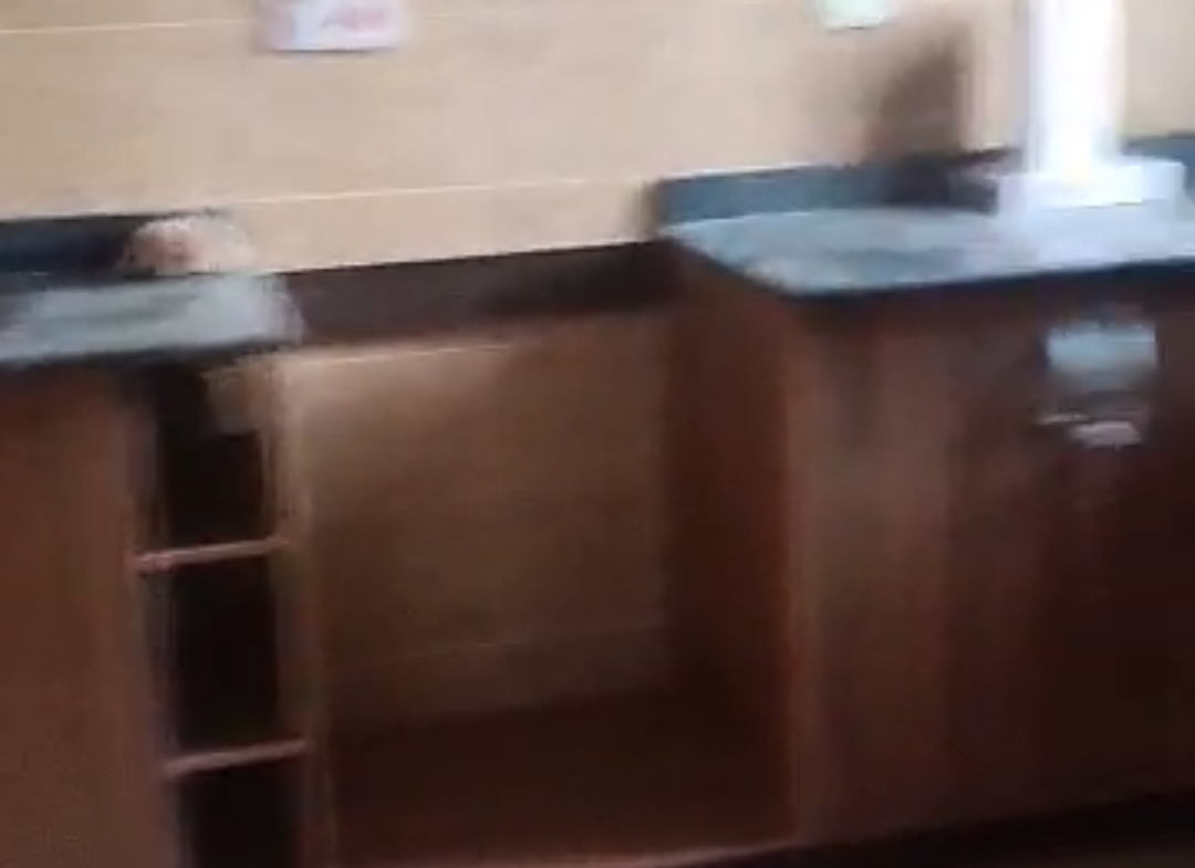 ₦2M — STANDARD 2 BEDROOM APARTMENT TO LET | OKHUOROMI, OFF AIRPORT ROAD