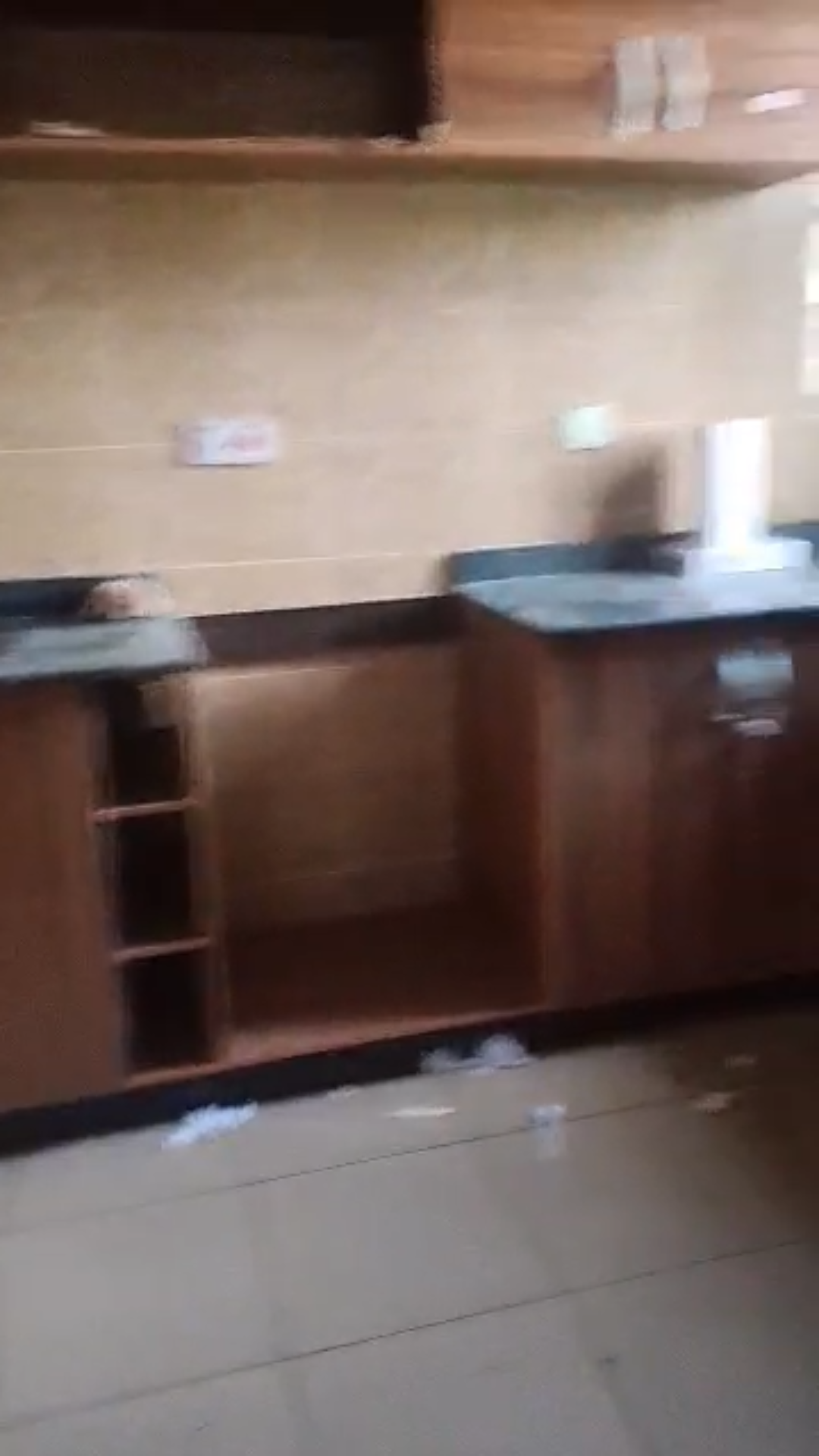 0826(32) ₦2M — STANDARD 2 BEDROOM APARTMENT TO LET | OKHUOROMI, OFF AIRPORT ROAD