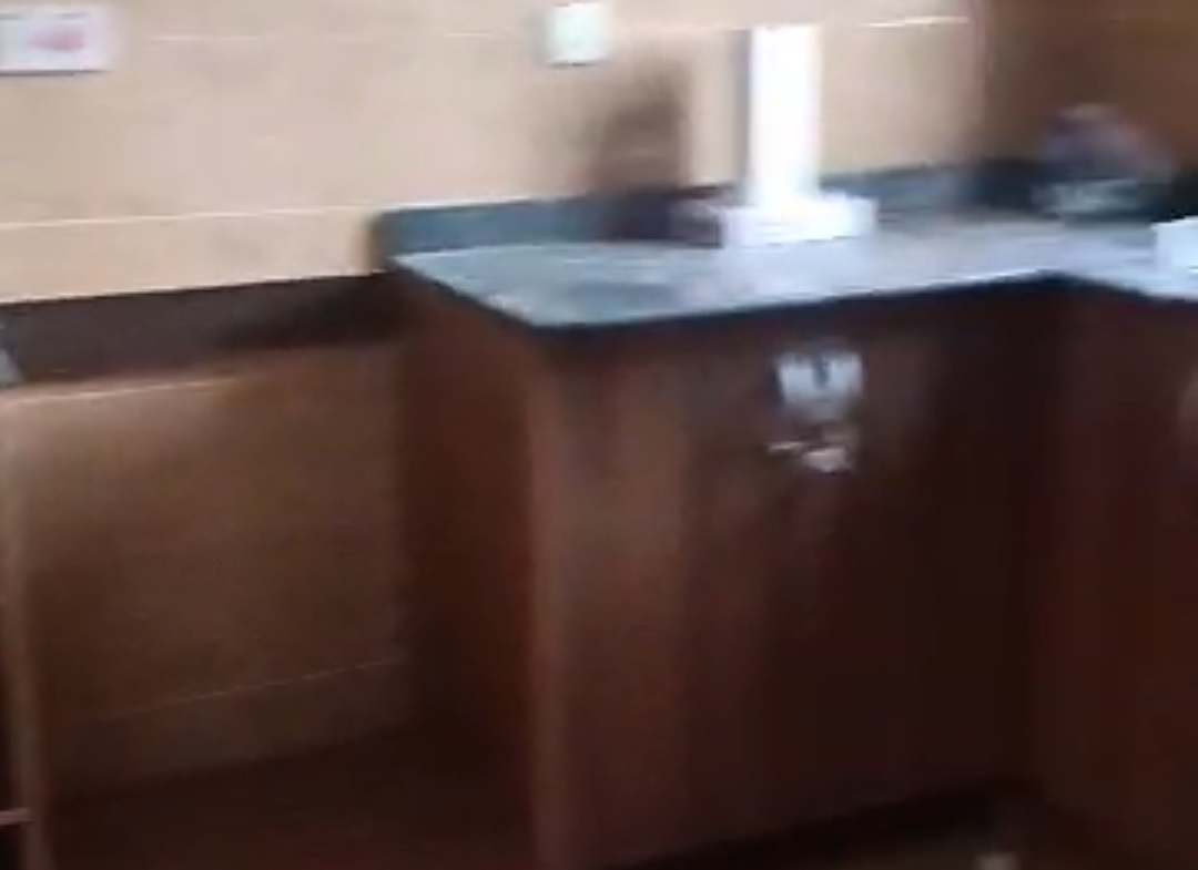 ₦2M — STANDARD 2 BEDROOM APARTMENT TO LET | OKHUOROMI, OFF AIRPORT ROAD