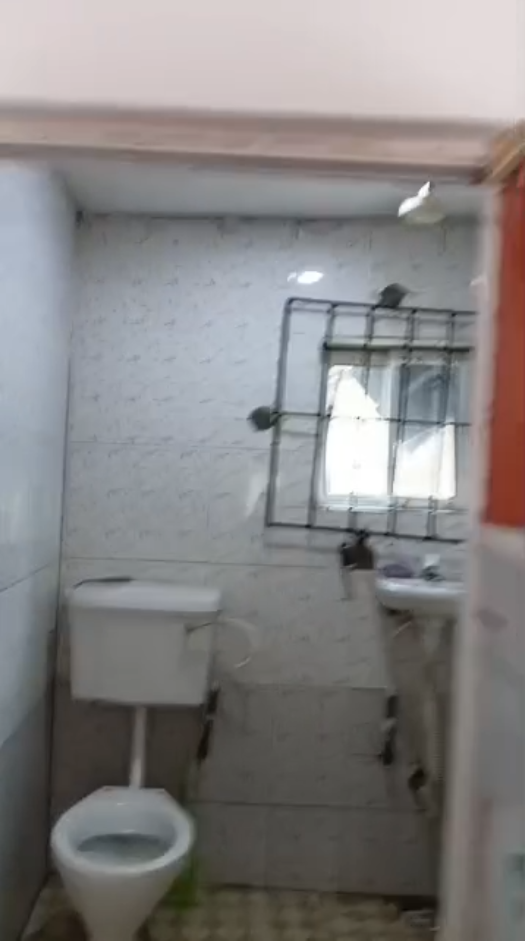 0828(15) Sharp room self contained pop Rent for rent in Benin City