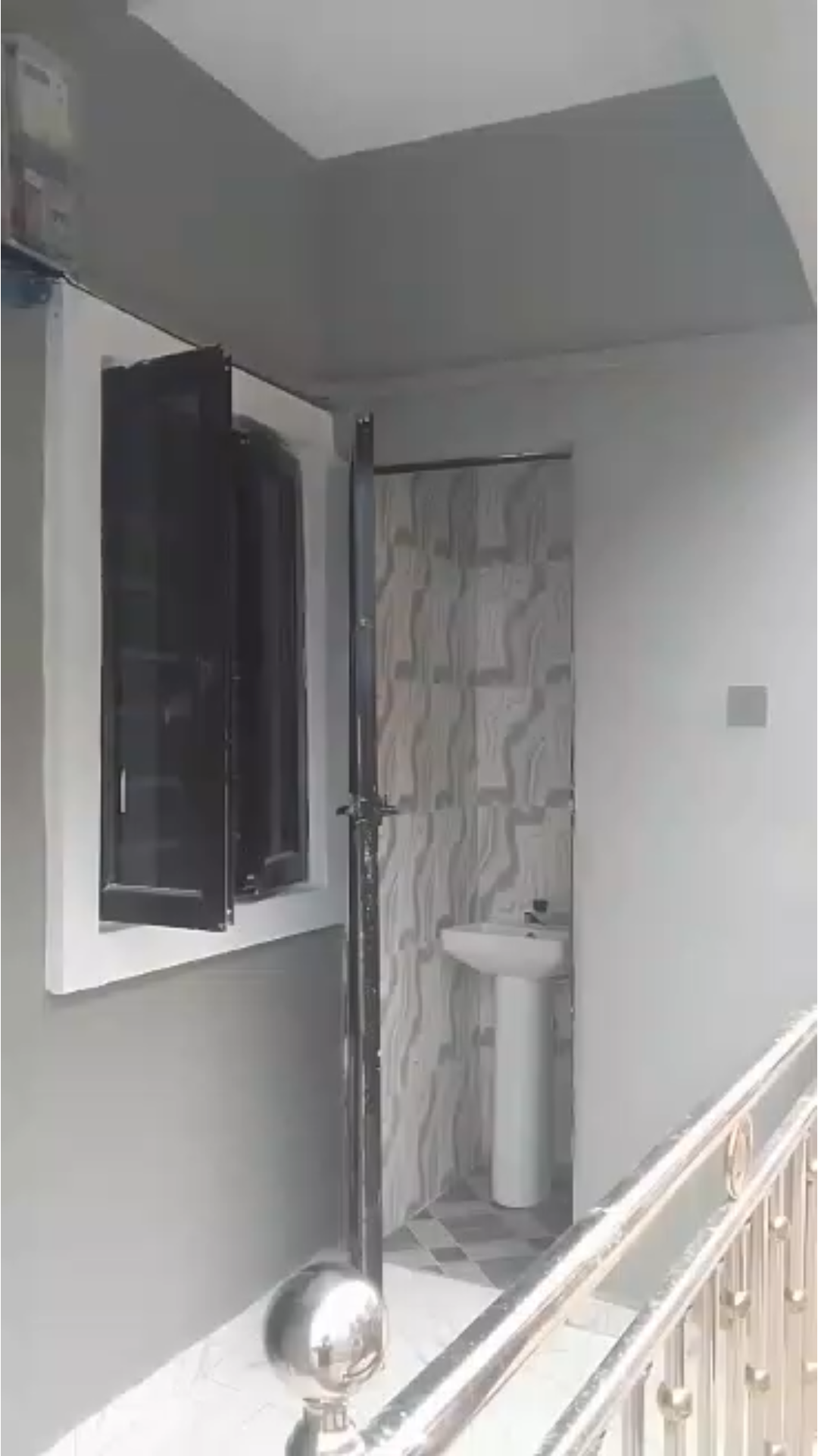 0829 π β¦1M β STANDARD 2-BEDROOM FLAT TO LET @ LIMIT ROAD